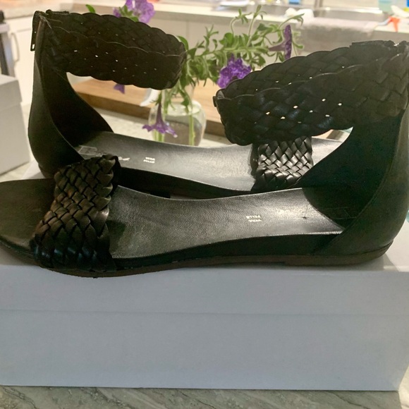 Brown’s Shoes Leon Sandals - Like New 10 - Picture 2 of 10